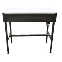 Table de découpe sur vérins hydrauliques