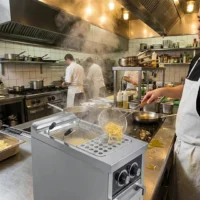 Cuiseur à pâtes à gaz Série 750 – 25 L sur placard